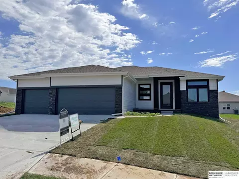 7413 N 176th Ave, Bennington, NE 68007