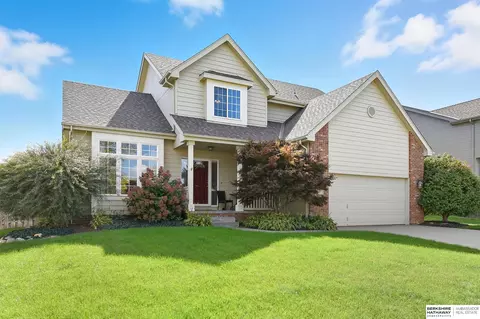 18921 Lillian St, Omaha, NE 68136