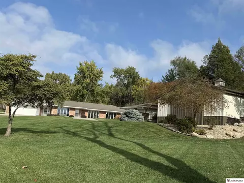 302 Elm St, Louisville, NE 68037