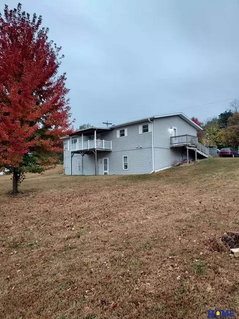 1502 Spruce St, Wahoo, NE 68066