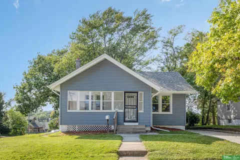 1104 N 45th St, Omaha, NE 68132