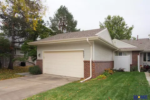 6807 Hawkins Bnd, Lincoln, NE 68516