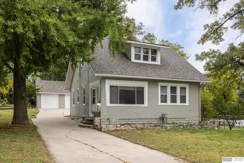 4515 S 16th St, Omaha, NE 68107