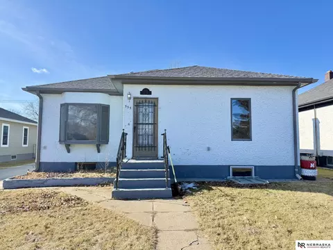 535 N Hall St, Valentine, NE 69201