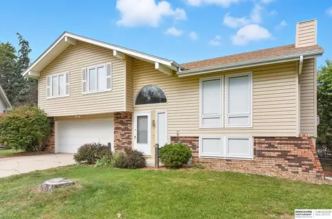 2118 N 125th Cir, Omaha, NE 68164