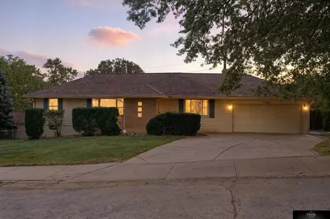 7765 Main St, Ralston, NE 68127