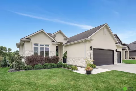 7516 S 66 St, Lincoln, NE 68516