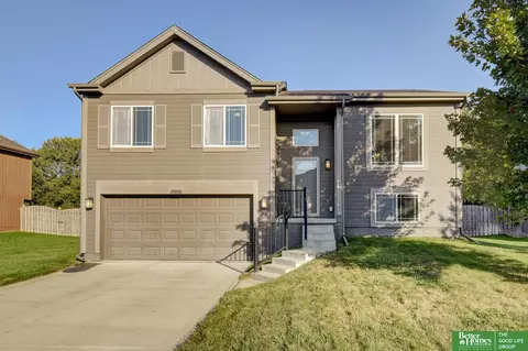 19606 R St, Omaha, NE 68135