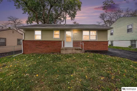3816 Gertrude St, Bellevue, NE 68147