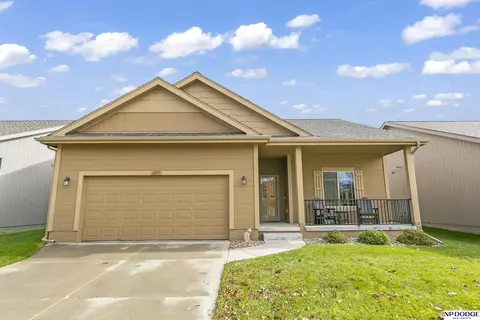 6917 N 143 St, Omaha, NE 68142