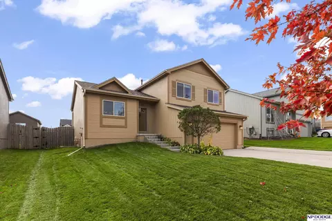 14615 Sunrise St, Bennington, NE 68007