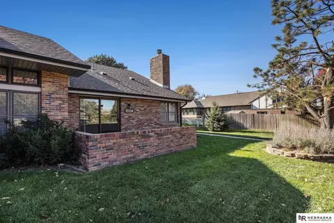 6607 Shenandoah Ct, Lincoln, NE 68510