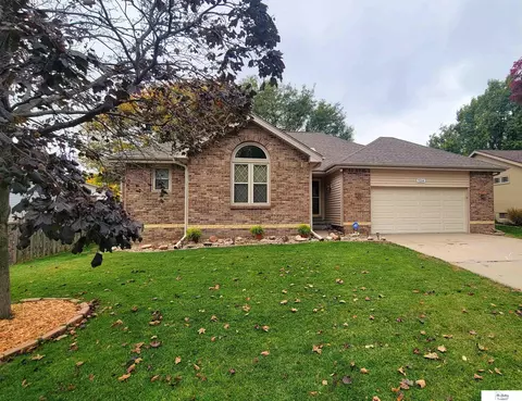 7214 S 140 Ave, La Vista, NE 68138