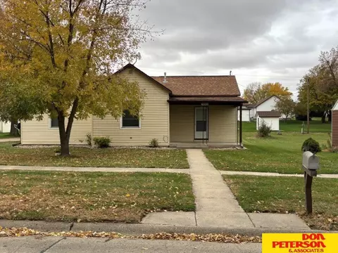 408 S Summit Ave, Hartington, NE 68739
