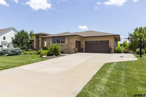 23617 Hampton Rd, Elkhorn, NE 68022