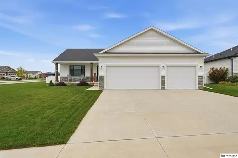 6531 Via Sorrento Dr, Lincoln, NE 68523