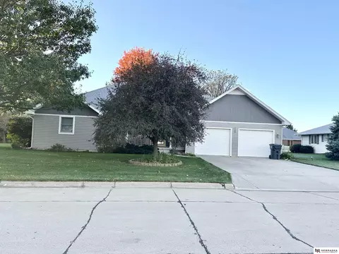 704 Parkview Ct, Henderson, NE 68371