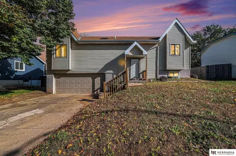 8655 S 143 Ave, La Vista, NE 68138