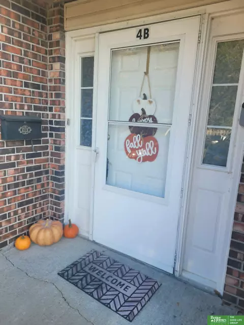 1120 Delmar St #4B, Papillion, NE 68046