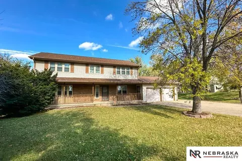 9616 Military Rd, Omaha, NE 68134