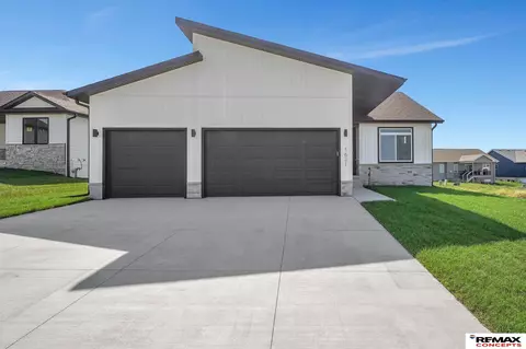 1621 W Trout Dr, Lincoln, NE 68521