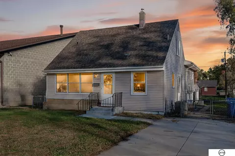 208 E 23rd Ave, Bellevue, NE 68005