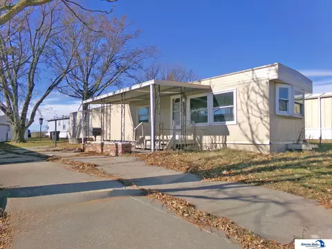 2409 Arapahoe Trl, Beatrice, NE 68310