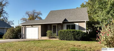 7086 Spencer St, Omaha, NE 68104