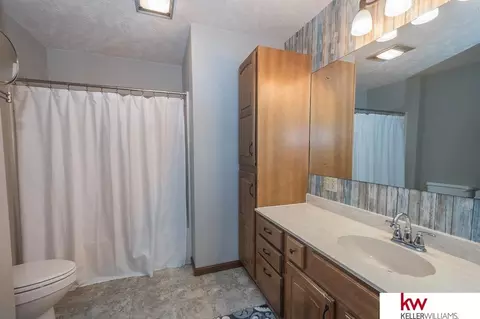 Bath - 803 6th St, Edgar, NE 68935 photo 1 of 4