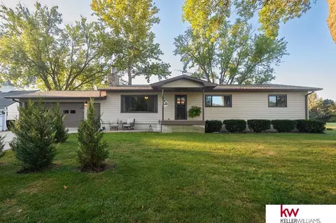 803 6th St, Edgar, NE 68935