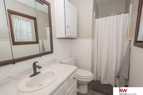 Bath - 803 6th St, Edgar, NE 68935 photo 2 of 4