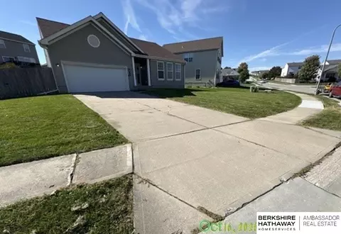 7766 N 106th St, Omaha, NE 68122