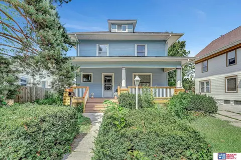 2712 Sumner St, Lincoln, NE 68502
