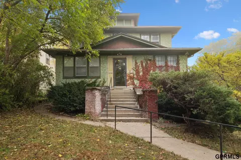 4854 Cuming St, Omaha, NE 68132