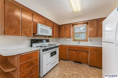 Kitchen - 3957 E St, Omaha, NE 68107 photo 3 of 3