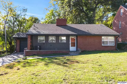 4811 Pratt St, Omaha, NE 68104