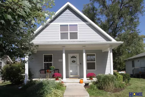 3040 Dudley St, Lincoln, NE 68503