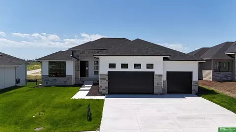 5408 N 212 St, Elkhorn, NE 68022