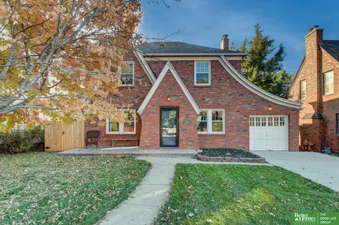 4207 Shirley St, Omaha, NE 68106