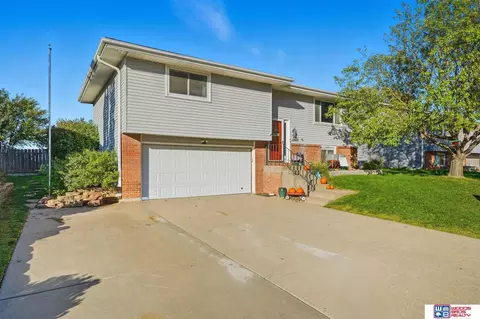 13830 Newgate St, Waverly, NE 68462