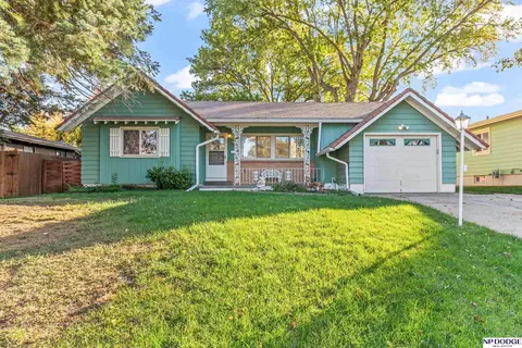 4659 Spring St, Omaha, NE 68106