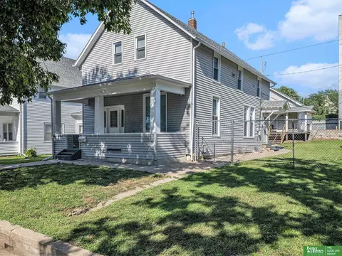 1417 S 11th St, Omaha, NE 68108