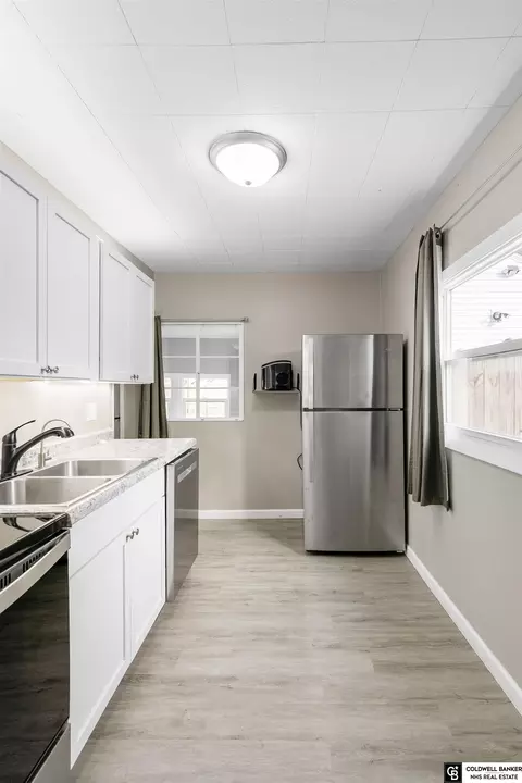 Kitchen - 1324 N 7th St, Beatrice, NE 68310 photo 4 of 4