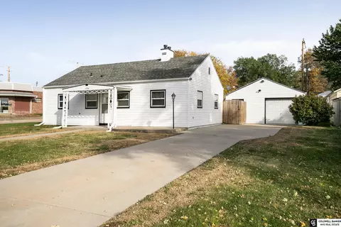 1324 N 7th St, Beatrice, NE 68310