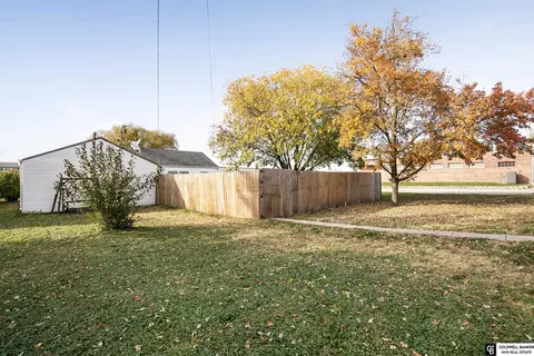 Exterior - 1324 N 7th St, Beatrice, NE 68310 photo 6 of 7