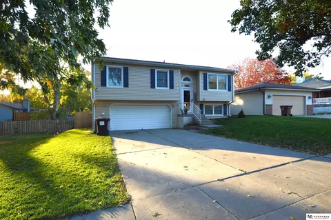 2921 N 72nd St, Lincoln, NE 68507