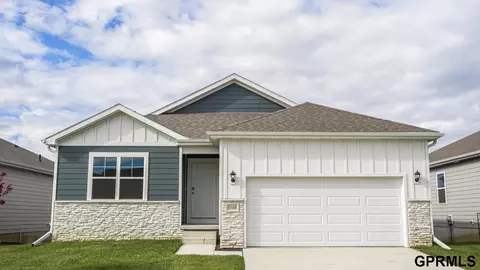 12512 S 205th St, Gretna, NE 68028