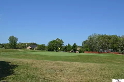 8501 Eagle Pt, Plattsmouth, NE 68048