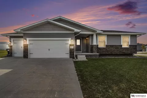 2925 W Kyle Ln, Lincoln, NE 68522
