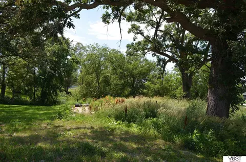 8504 Lake Ridge Dr, Plattsmouth, NE 68048